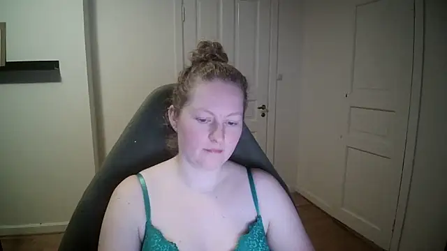 Girlnina-1995 online show from January 2025 04:05:01 PM