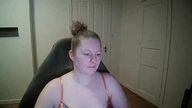 Girlnina-1995 online show from January 2025 04:02:01 PM