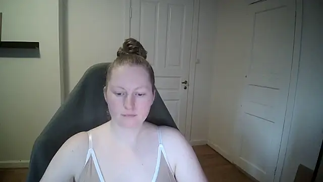 Girlnina-1995 online show from February 2025 01:44:01 PM