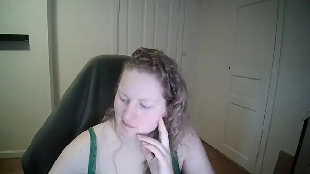 Girlnina-1995 online show from February 2025 12:29:01 PM