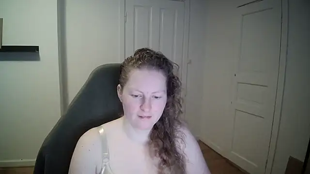 Girlnina-1995 online show from February 2025 09:04:02 AM