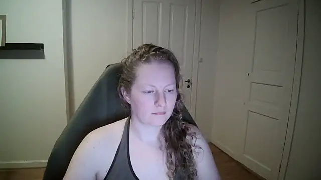 Girlnina-1995 online show from March 2025 07:37:02 PM