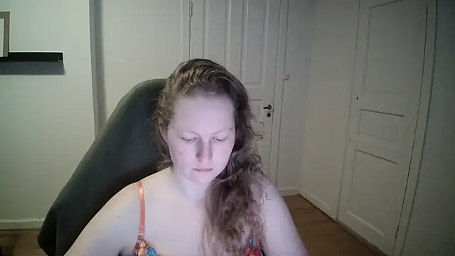 Girlnina-1995 online show from March 2025 03:29:02 PM