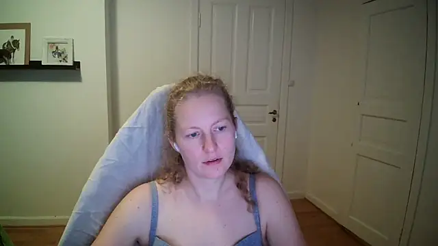 Girlnina-1995 online show from October 2025 11:00:01 AM