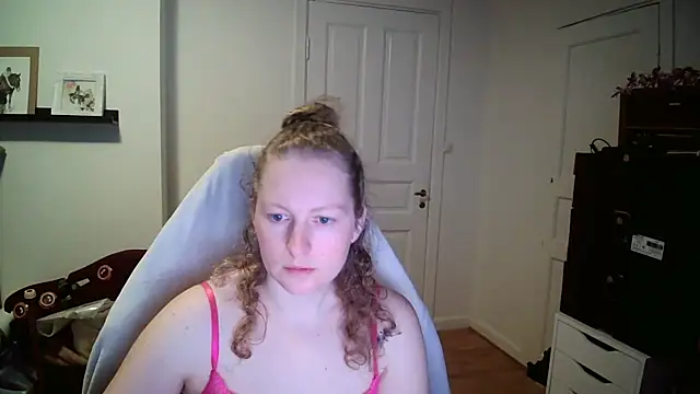 Girlnina-1995 online show from February 2026 08:19:02 AM