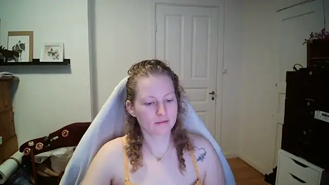 Girlnina-1995 online show from February 2026 10:13:02 AM