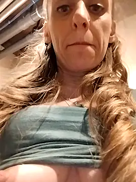 eatmeplease44 online show from February 2026 09:46:01 AM