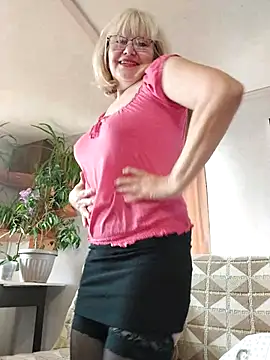 IrmaRose online show from October 2025 07:31:01 AM