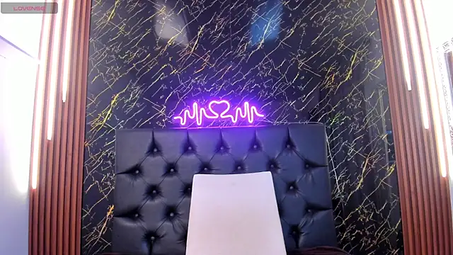 Tamara-evans online show from September 2025 07:47:02 PM