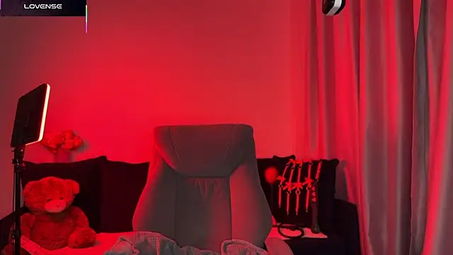 DivineBite online show from October 2025 04:07:02 PM