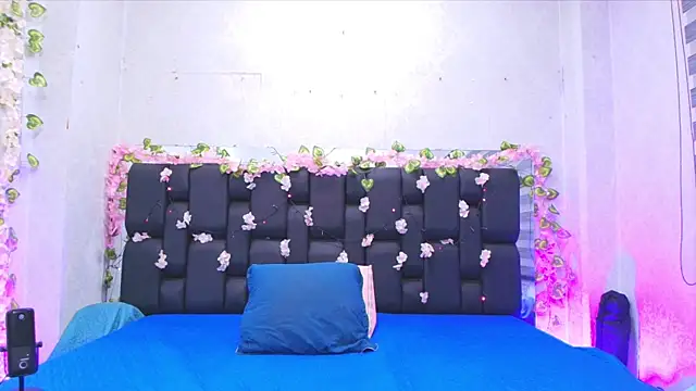  carolina fox online show from September 2025 03:06:02 AM