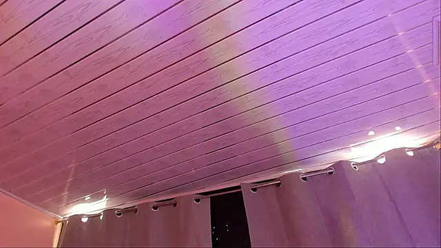 Snapshot of candymills1 chatting on February 2026 02:22:02 PM candymills1 online show from February 2026 02:22:02 PM