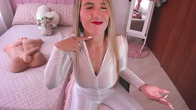 whitneyhot online show from February 2025 06:00:01 PM