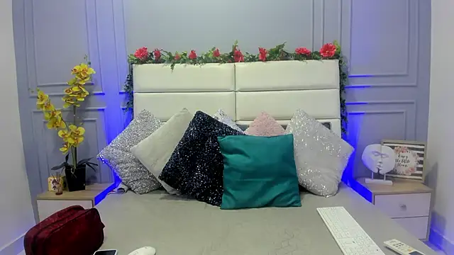 Karlagonzales  online show from March 2025 06:41:02 PM