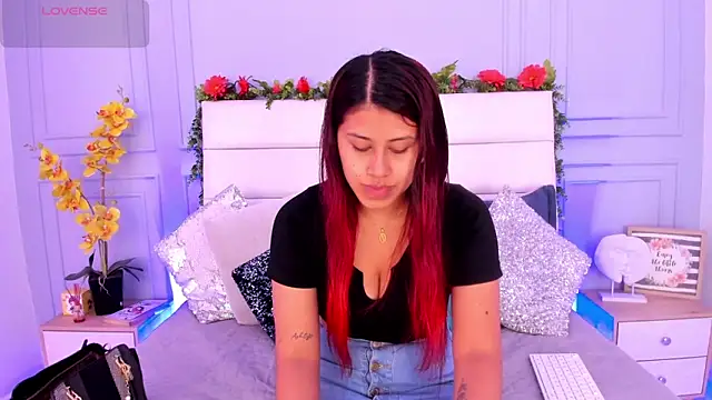 Karlagonzales  online show from March 2025 12:02:02 PM