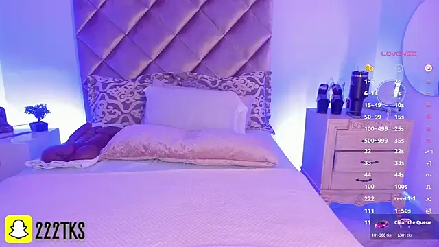 Snapshot of malaia_hills chatting on February 2025 07:32:02 PM malaia hills online show from February 2025 07:32:02 PM