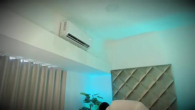 Snapshot of malaia_hills chatting on October 2025 06:52:02 PM malaia hills online show from October 2025 06:52:02 PM