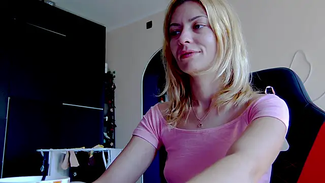 karo123421 online show from October 2025 08:01:01 AM