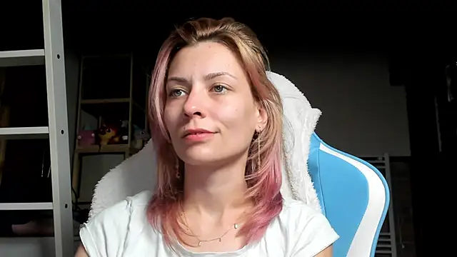 karo123421 online show from October 2025 08:59:02 PM