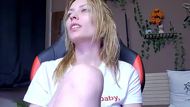 karo123421 online show from February 2026 09:57:02 PM