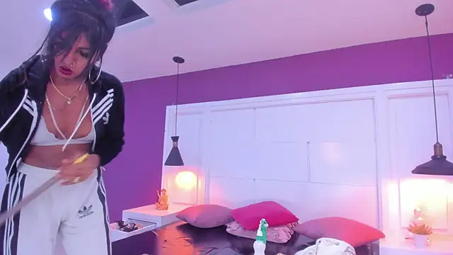 SilvanaCapelli online show from February 2025 05:49:02 AM