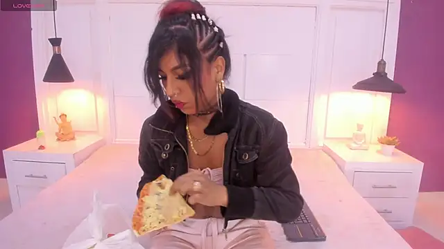 SilvanaCapelli online show from March 2025 11:38:01 PM