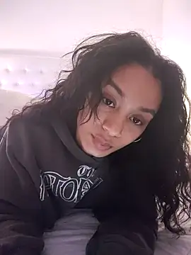 Leaberry online show from October 2025 11:18:01 PM