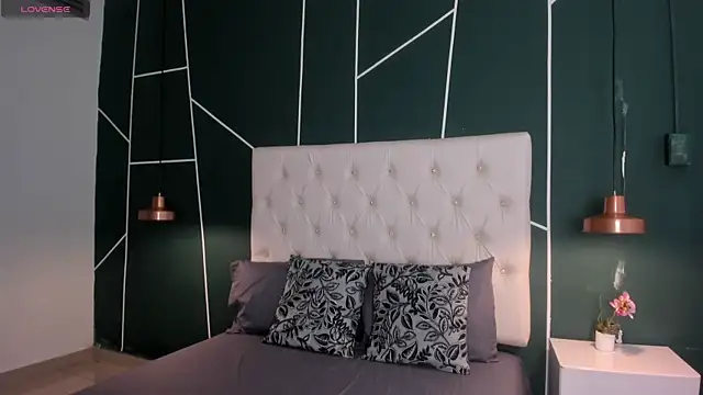 Snapshot of Veronicalanx1 chatting on December 2025 12:03:02 PM Veronicalanx1 online show from December 2025 12:03:02 PM