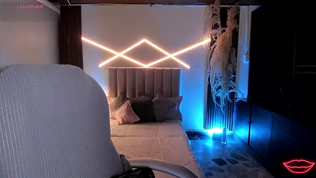 Snapshot of Veronicalanx1 chatting on February 2026 12:11:01 PM Veronicalanx1 online show from February 2026 12:11:01 PM