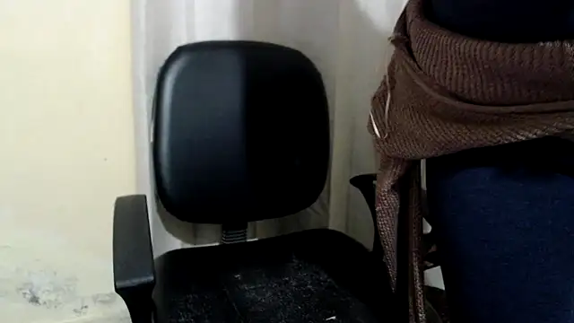 Snapshot of HOT_CHILLY chatting on February 2025 11:19:02 AM HOT CHILLY online show from February 2025 11:19:02 AM