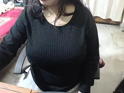 Snapshot of HOT_CHILLY chatting on February 2026 05:08:01 PM HOT CHILLY online show from February 2026 05:08:01 PM