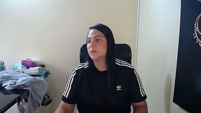 Snapshot of kendall_52 chatting on February 2025 01:51:01 PM kendall 52 online show from February 2025 01:51:01 PM