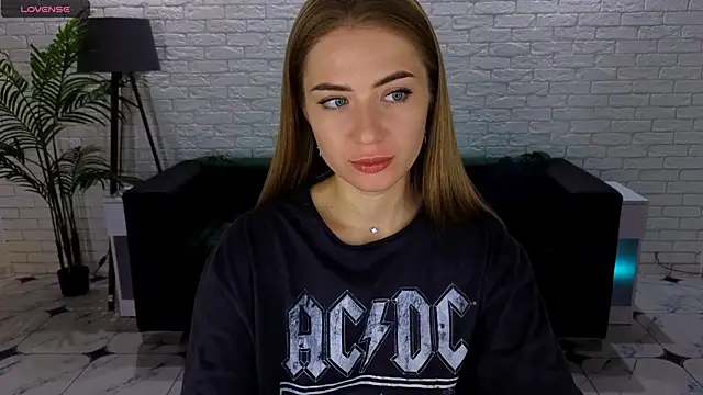 Adelyna Bird online show from September 2025 06:15:02 AM