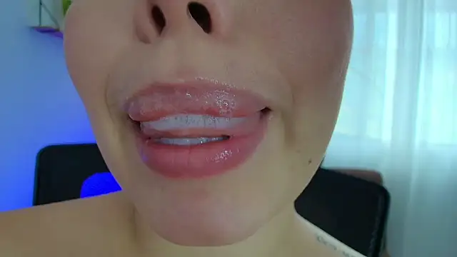 lisbet21x online show from February 2025 06:58:02 PM