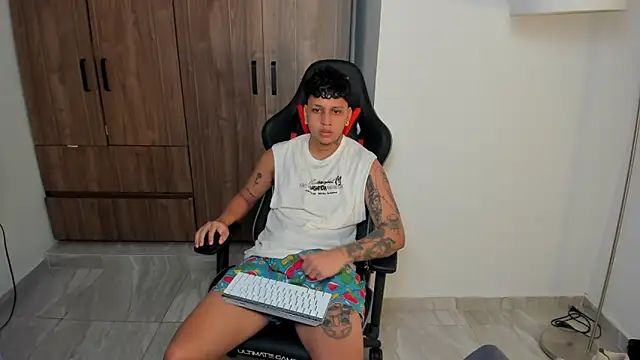 Jake simons online show from October 2025 01:06:01 AM