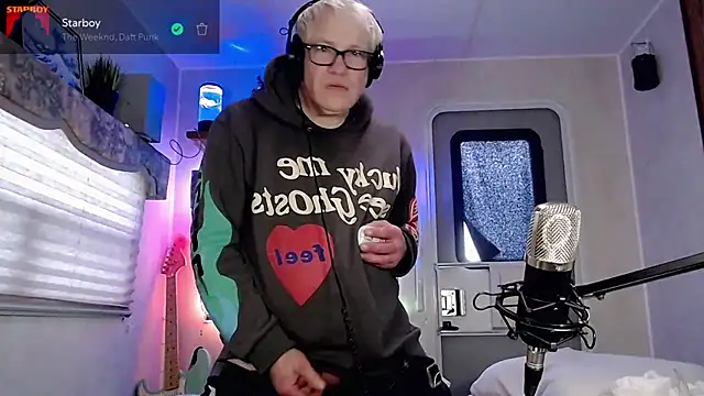 Snarfle82 online show from February 2025 07:14:01 PM