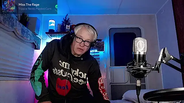 Snarfle82 online show from March 2025 02:29:01 PM