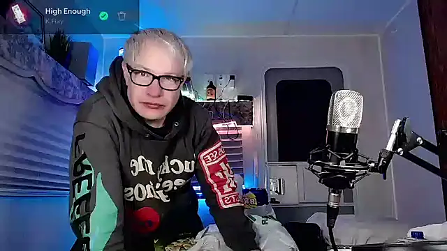 Snarfle82 online show from March 2025 05:46:02 AM