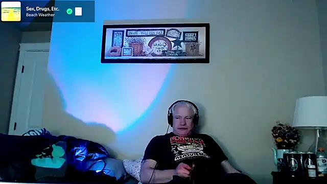 Snarfle82 online show from November 2025 09:15:01 PM