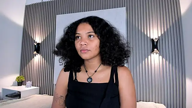 Zafiiraa online show from February 2026 12:22:02 PM