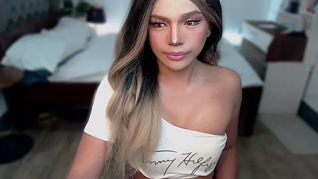 liaa lurrecams online show from November 2025 06:19:02 PM