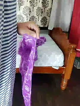 Snapshot of Indian_desi_wife chatting on December 2024 04:56:02 AM Indian desi wife online show from December 2024 04:56:02 AM