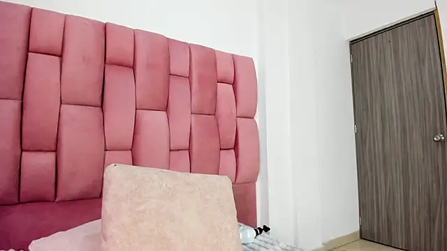 Lia sarahi online show from January 2026 05:27:02 PM