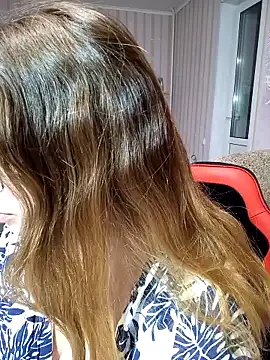 DienkaGreen online show from December 2024 03:00:02 PM