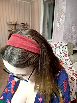 DienkaGreen online show from December 2024 03:33:02 PM