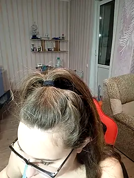 DienkaGreen online show from February 2025 02:11:02 PM