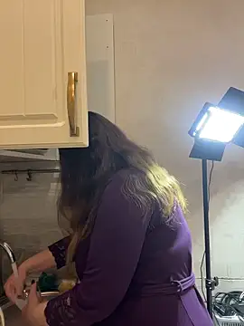 DienkaGreen online show from February 2026 01:53:02 PM