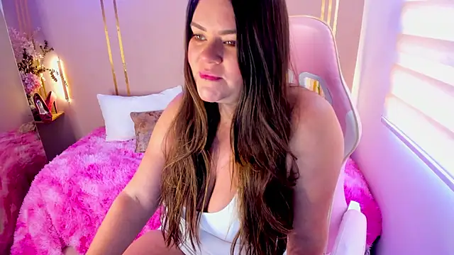 Snapshot of lena_paulxo chatting on June 2026 05:39:02 PM lena paulxo online show from June 2026 05:39:02 PM