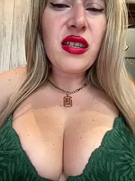 Snapshot of Kittenforyou chatting on April 2026 01:41:02 PM Kittenforyou online show from April 2026 01:41:02 PM