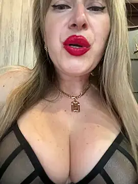 Snapshot of Kittenforyou chatting on May 2026 12:01:01 PM Kittenforyou online show from May 2026 12:01:01 PM